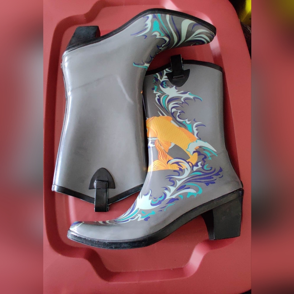 Ladies Dav Cowboy boots rainboots. Size 8, new without tags